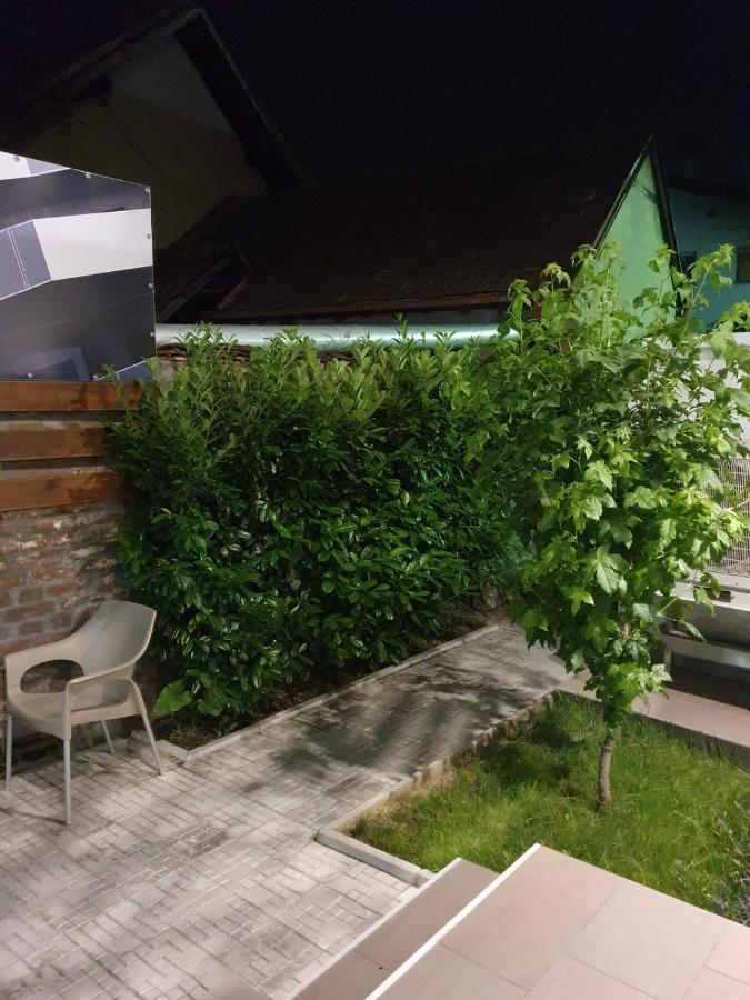 Central Point Valjevo Esterno foto